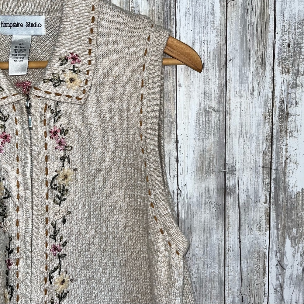 Hampshire Studio 1990s Beige Vintage Embroidered Sweater Vest Zip Women’s XL - Picture 2 of 5